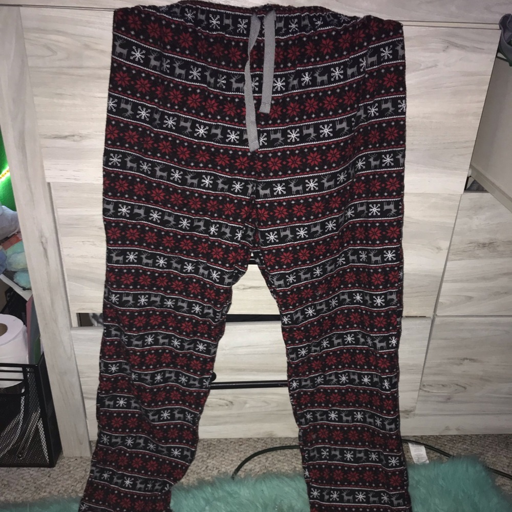 pajama pants that are xmas print